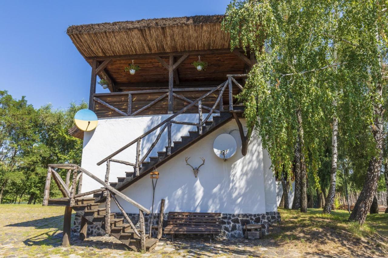 Гостинний Двір На Хуторі Хрещатик Buitenkant foto