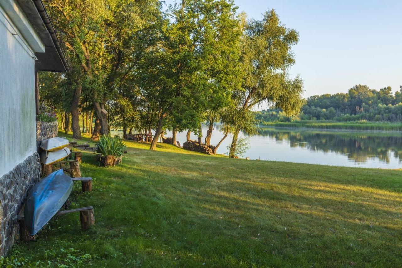 Гостинний Двір На Хуторі Хрещатик Buitenkant foto