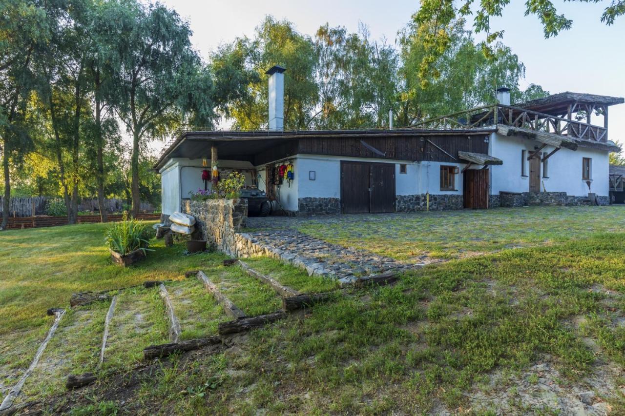 Гостинний Двір На Хуторі Хрещатик Buitenkant foto