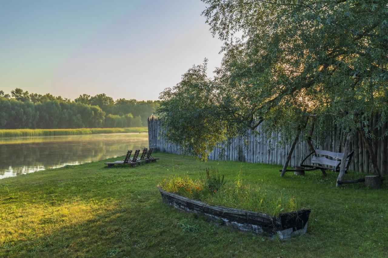 Гостинний Двір На Хуторі Хрещатик Buitenkant foto